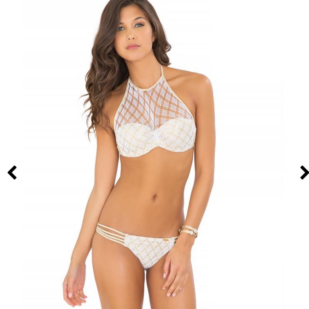 Luli Fama “Diamantes de Coral” Bikini